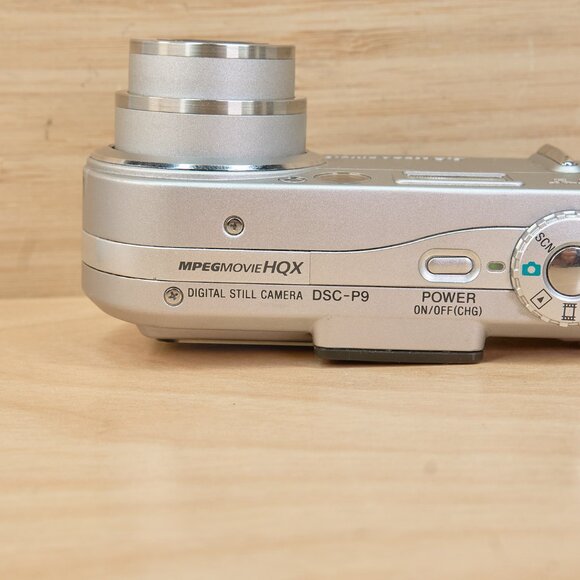 Sony Cyber Shot DSC-P9 Digital Camera 4MP Tested Working - Picture 5 of 12